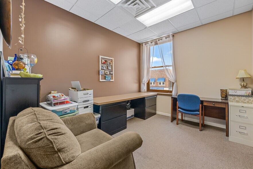 More Photos Of 42 N Main St, Hartford Storefront Retail Residential For Sale