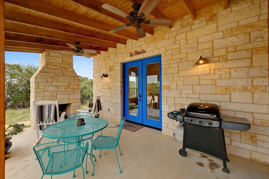 More Photos Of 7400 McGregor Ln, Dripping Springs Hotel For Sale