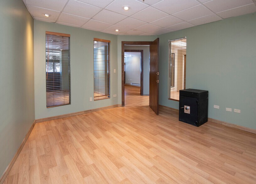 More Photos Of 47 E Beaver Creek Blvd, Avon Hotel For Lease