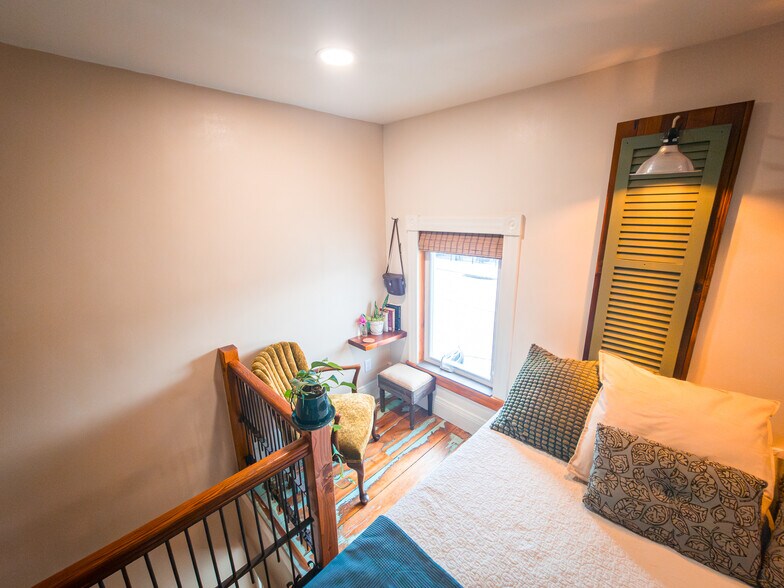 More Photos Of 127 N Main St, Amherst Storefront Retail Residential For Sale