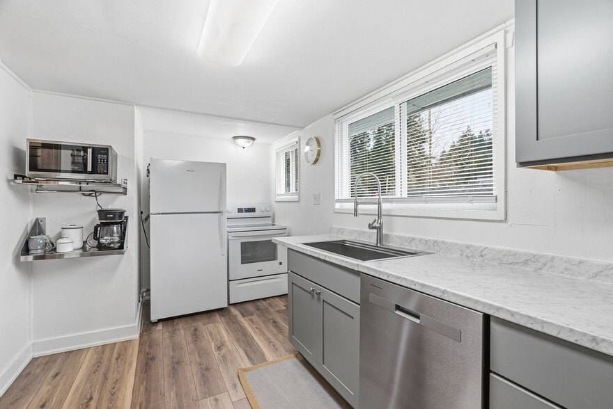 More Photos Of 180 2nd St, Cathlamet Apartments For Sale