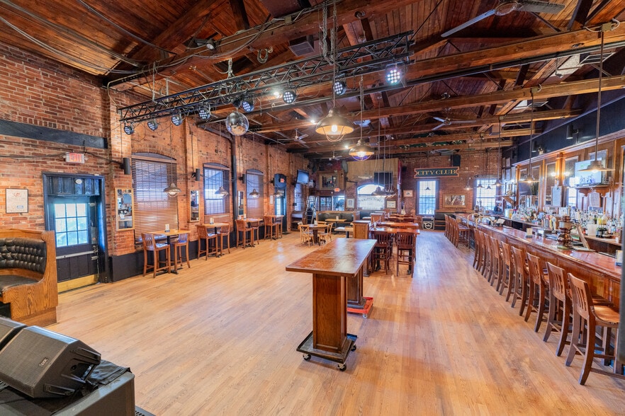 More Photos Of 83 Arch St, Hartford Restaurant For Sale