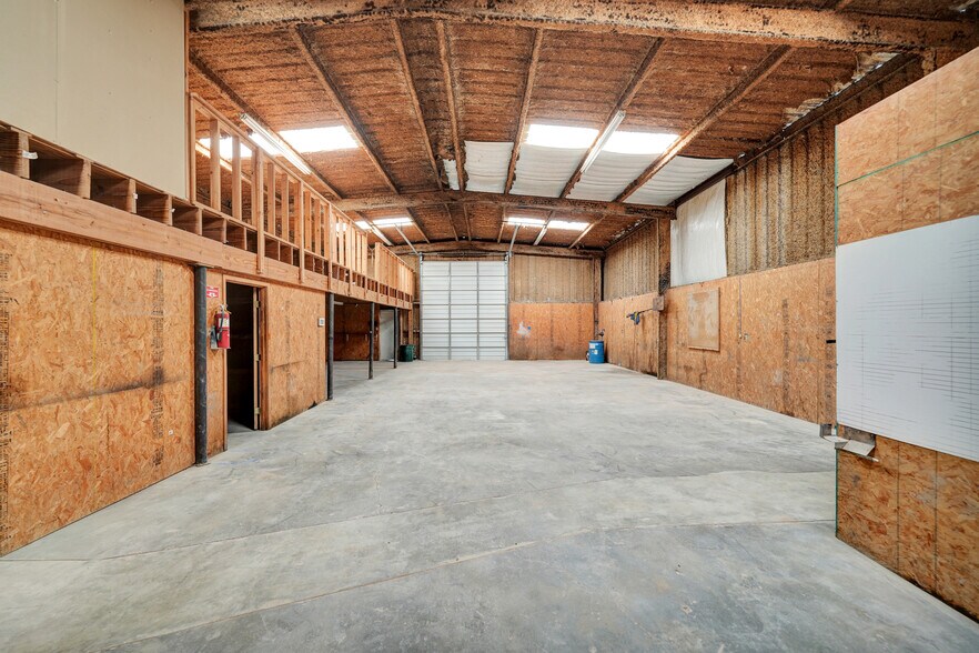More Photos Of 5508 S FM 1788, Midland Warehouse For Lease