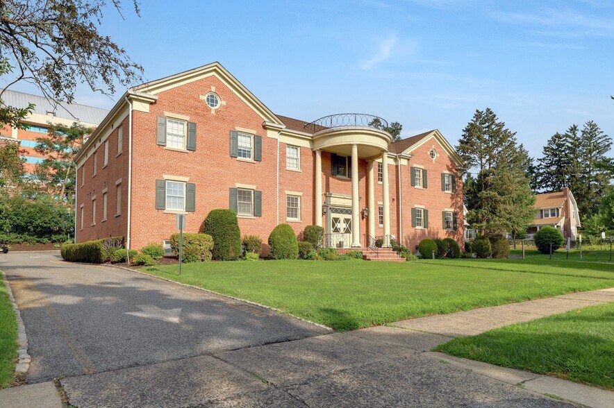 More Photos Of 230 Sherman Ave, Glen Ridge Medical For Lease