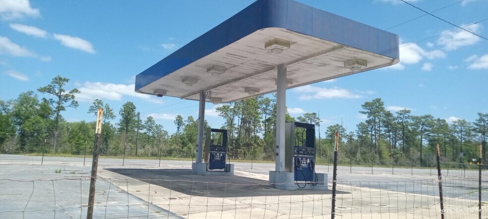 More Photos Of 6023 Kingsley Lake Dr, Starke Service Station For Sale