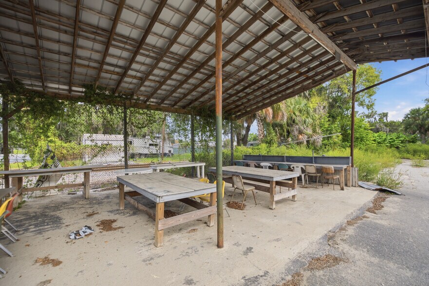 More Photos Of 609 NW 4th Ave, Ocala Flex For Sale