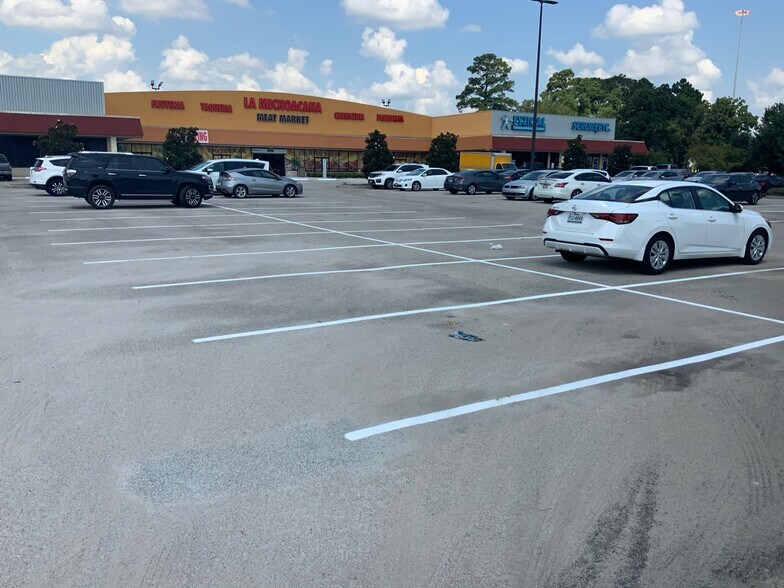 More Photos Of 15222-15258 N I-45, Conroe Unknown For Lease