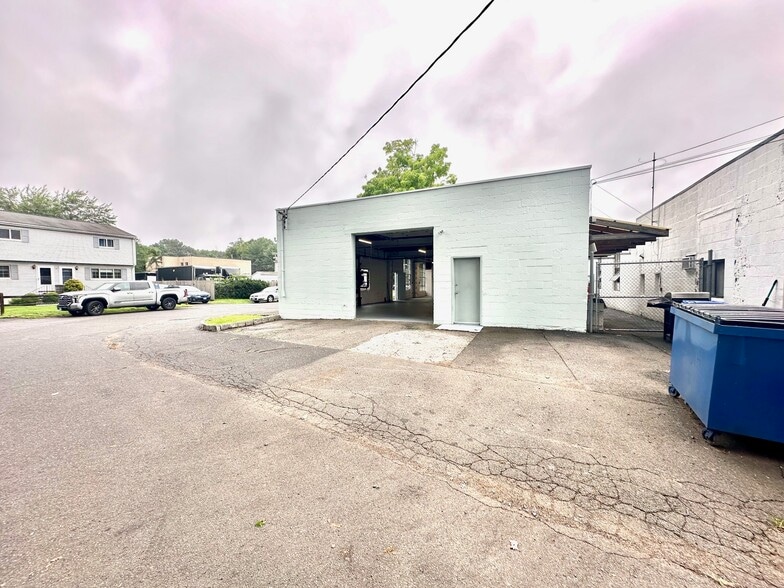 More Photos Of 5 Silver St, Norwalk Warehouse For Sale