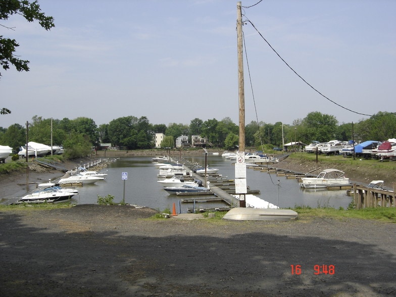 More Photos Of 400 Main Ave, Croydon Marina For Sale