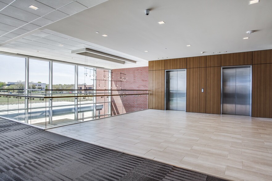 More Photos Of 6161 N State Highway 161, Irving Medical For Lease