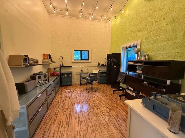 More Photos Of 4208-4220 NW 7th Ave, Miami Storefront For Sale