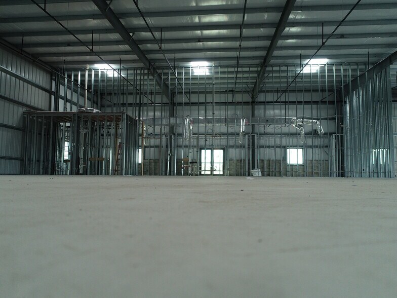 More Photos Of 2954 Van Buren St, Fort Myers Distribution For Sale