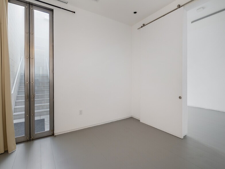 More Photos Of 208 Main St, El Segundo Loft Creative Space For Sale