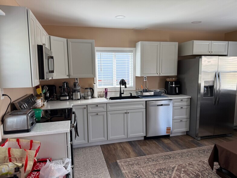 More Photos Of 4881 Pittsburgh Rd, Harrisville Light Distribution For Sale