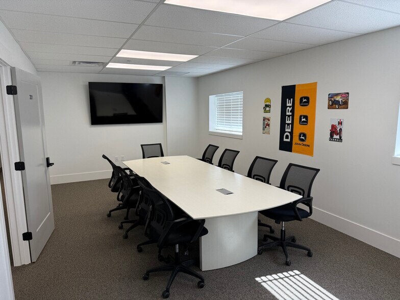 More Photos Of 301 N 1300 E, Lewiston Flex For Lease