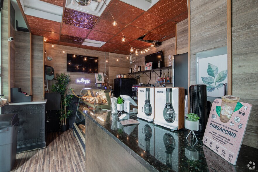 More Photos Of 31-19 Newtown Ave, Astoria Office For Lease