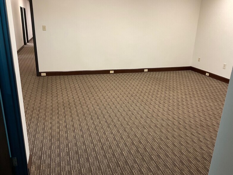 More Photos Of 303 Williams Ave SW, Huntsville Office For Lease