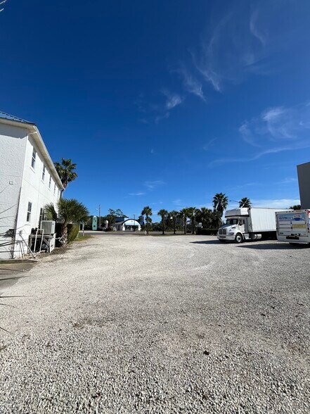 More Photos Of 645 Gulf Shores Pky, Gulf Shores Office For Sale