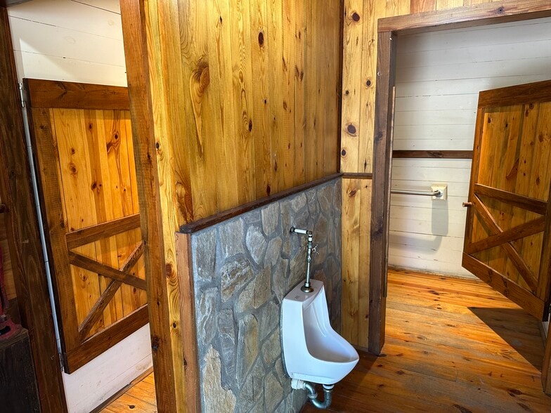 More Photos Of 5174 Rockford Rd, Dobson Freestanding For Sale