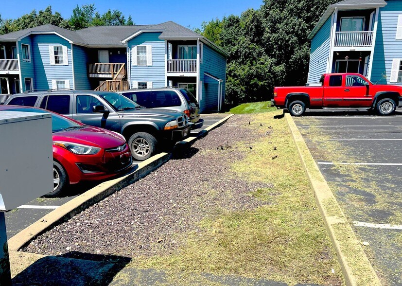 More Photos Of 801 W Walnut St, Desloge Apartments For Sale