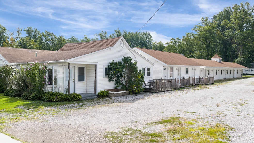 More Photos Of 5196 Lake Rd E, Geneva Hotel For Sale