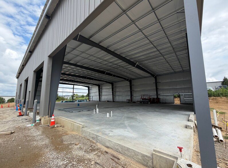 More Photos Of Thunderbird Ln, Fairfield Warehouse For Lease