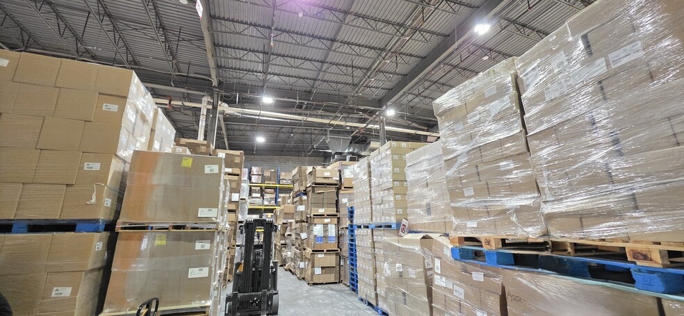 More Photos Of 4 Commerce Dr S, Harriman Manufacturing For Lease