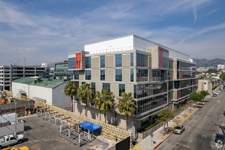 More Photos Of 1041 N Formosa Ave, West Hollywood Unknown For Lease