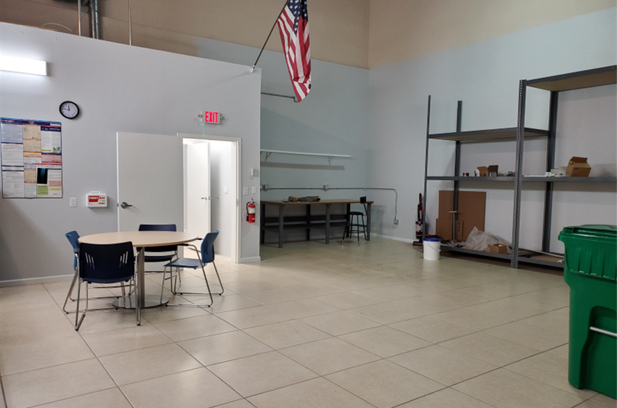 More Photos Of 601 N Congress Ave, Delray Beach Showroom For Sale