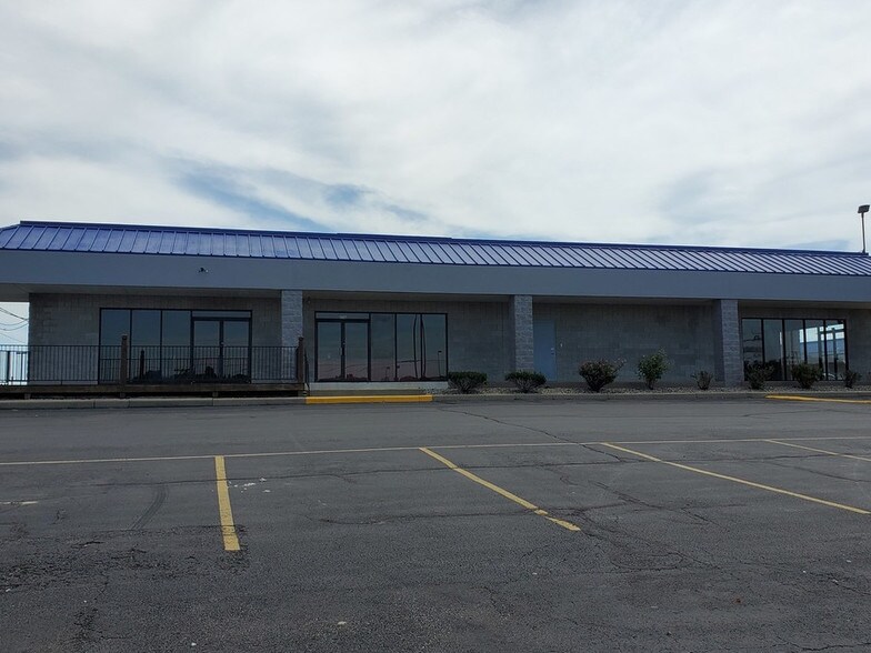 More Photos Of 385 Outlet Ave, Eddyville Unknown For Lease