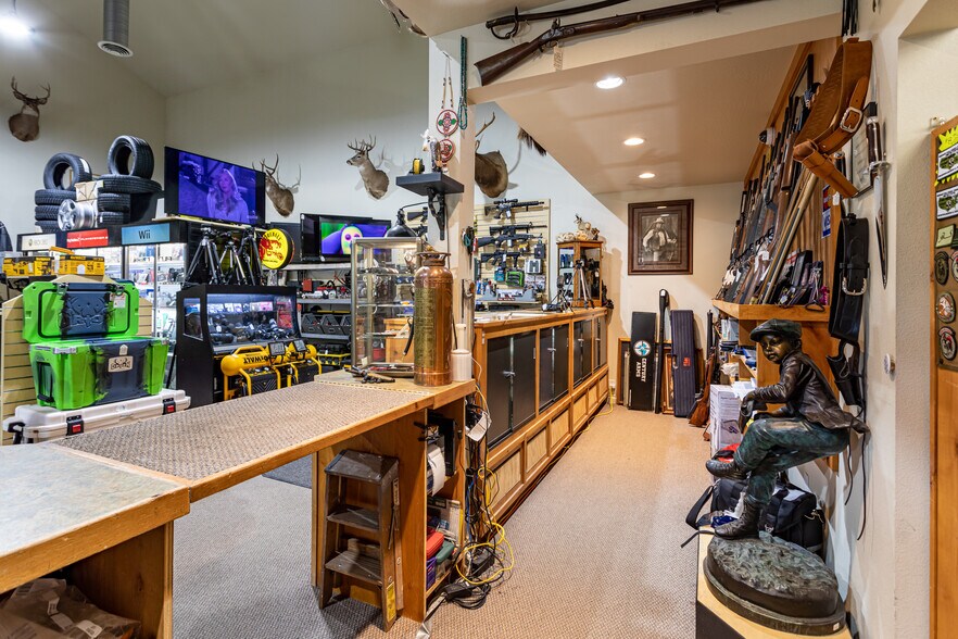 More Photos Of 1300 Clark Fork Dr, Missoula Freestanding For Sale