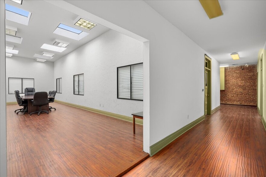 More Photos Of 1002-1008 S Pacific Ave, San Pedro Storefront Retail Office For Lease