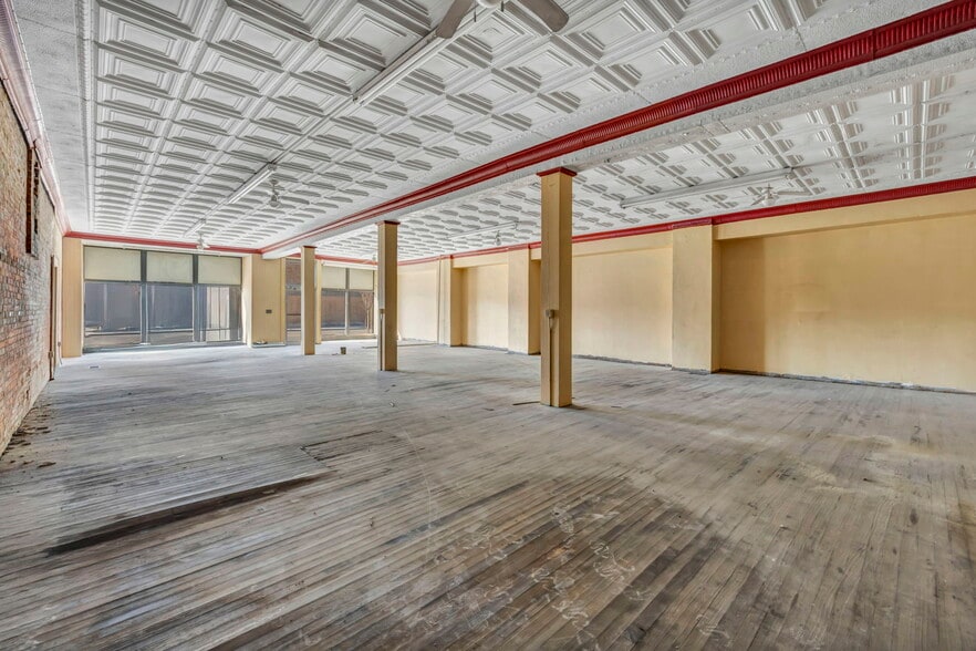 More Photos Of 112-130 Erie St S, Massillon Office For Sale