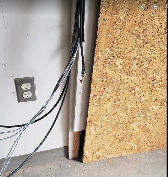 More Photos Of 3484 Robinhood Rd, Winston-Salem Freestanding For Sale