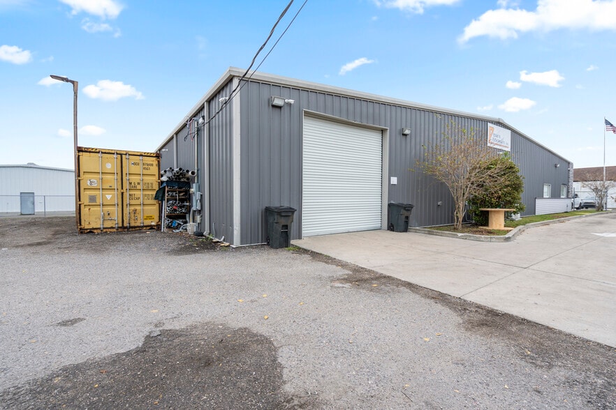 More Photos Of 7790 Industrial Rd, Melbourne Warehouse For Sale