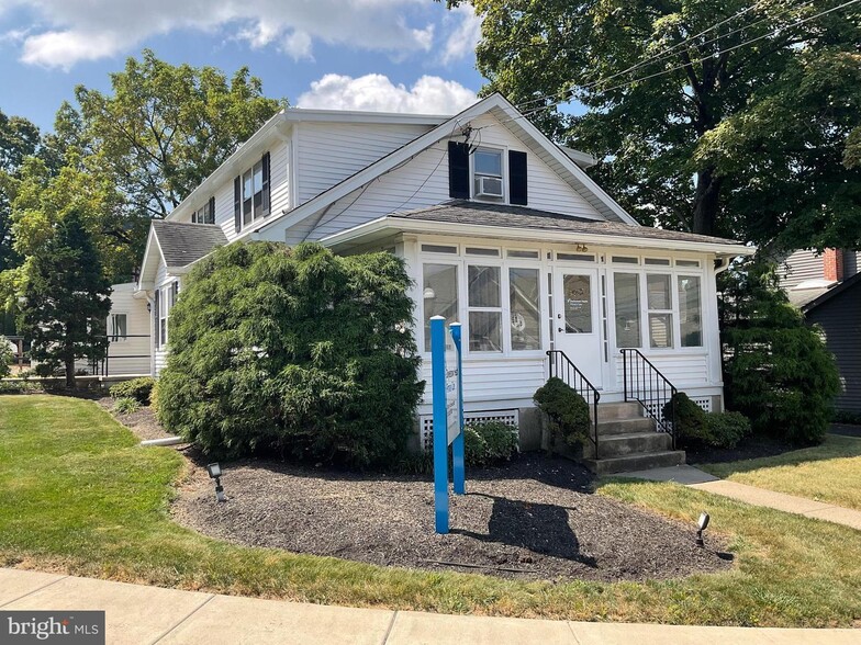 More Photos Of 300 Spruce St, Doylestown Office For Sale