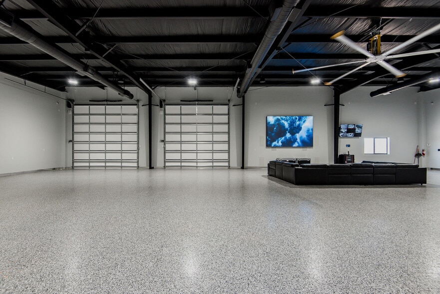 More Photos Of 1551 E World Blvd, Fort Mohave Showroom For Sale