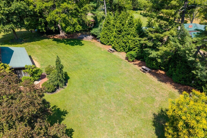 More Photos Of 252 David Bruce Ave, Charlotte Court House Hospitality For Sale