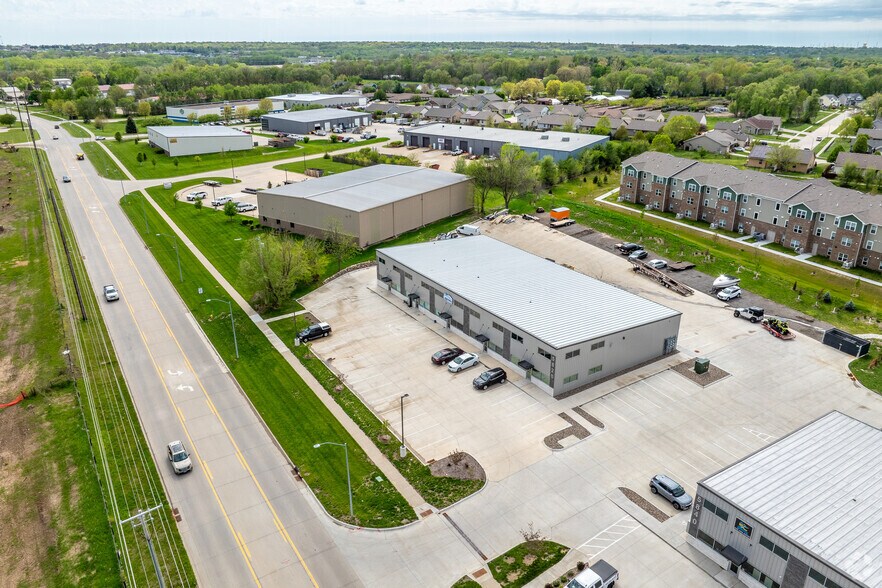 More Photos Of 5820 NW Beaver Dr, Johnston Flex For Lease