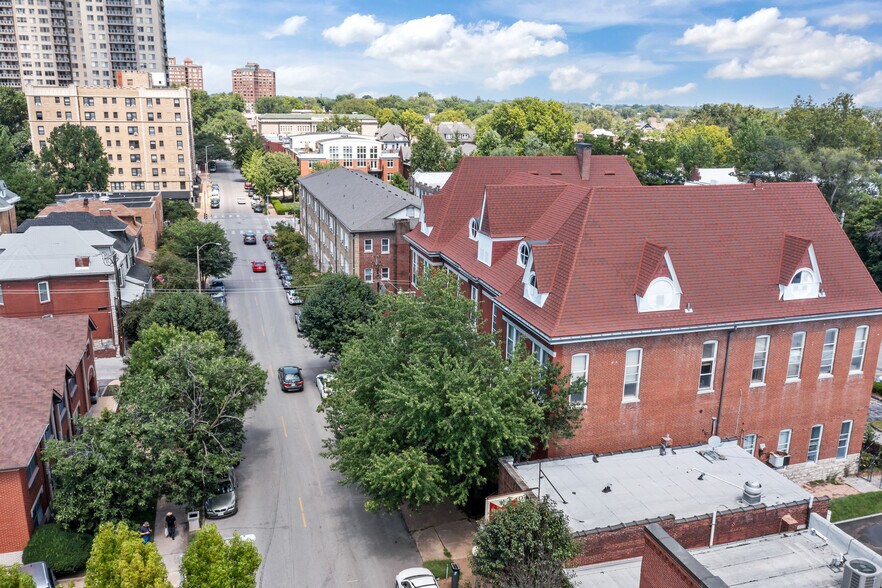 More Photos Of 12-14 N Newstead Ave, Saint Louis Office For Sale