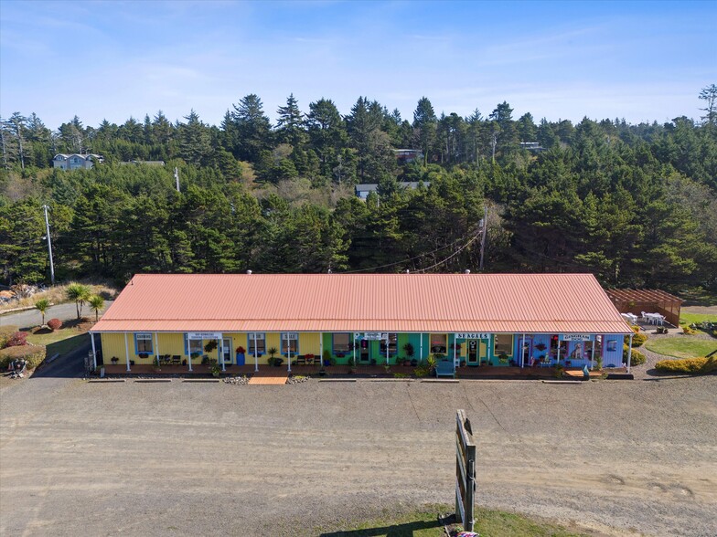 Primary Photo Of 10841 NW Pacific Coast Hwy, Seal Rock Restaurant For Sale