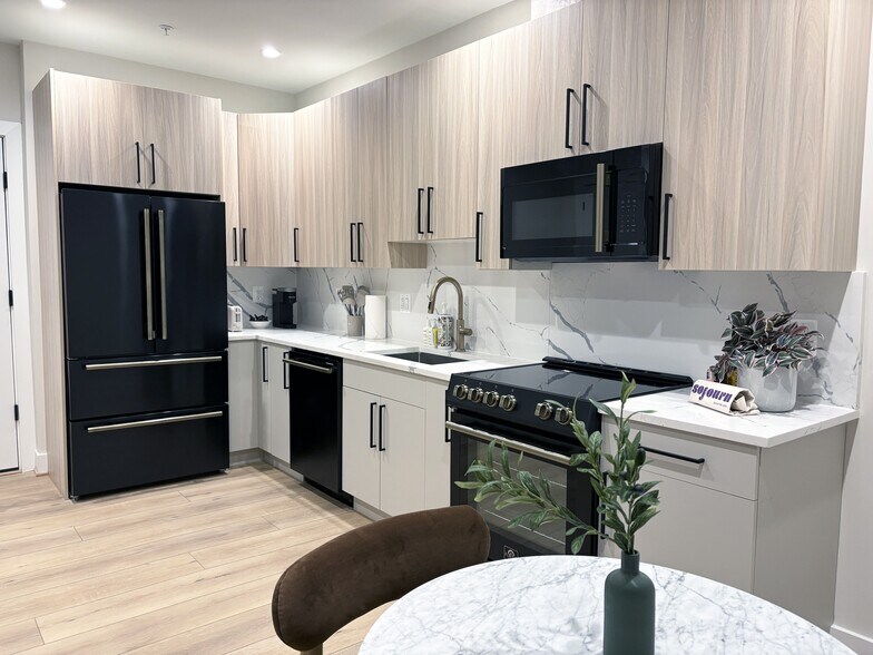 More Photos Of 2735 Connecticut Ave NW, Washington Apartments For Sale