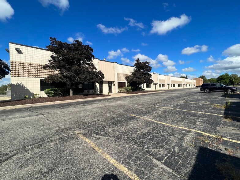 More Photos Of 32535-32553 Schoolcraft Rd, Livonia Warehouse For Lease