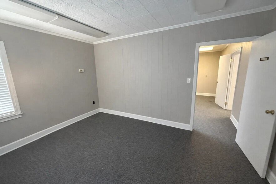 More Photos Of 373 N Cumberland St, Jackson Contractor Storage Yard For Sale