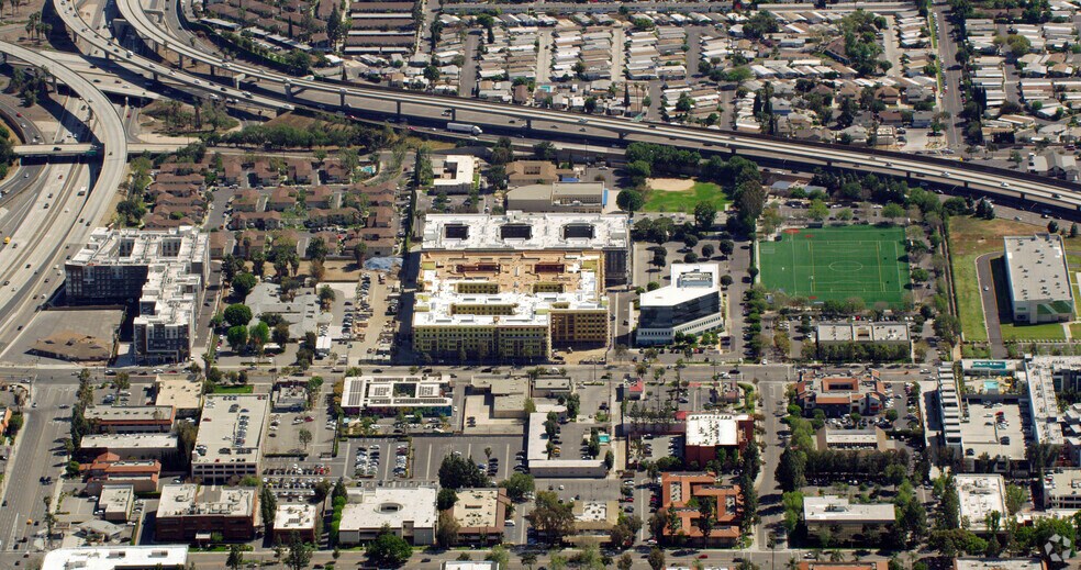 More Photos Of 2112-2116 E 1st St, Santa Ana Apartments For Lease