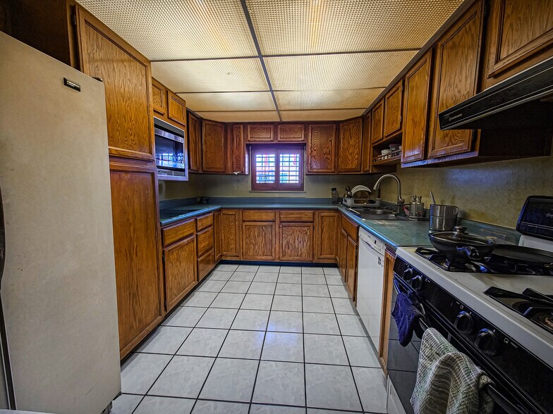 More Photos Of 6941 Alameda Ave, El Paso Hotel For Sale