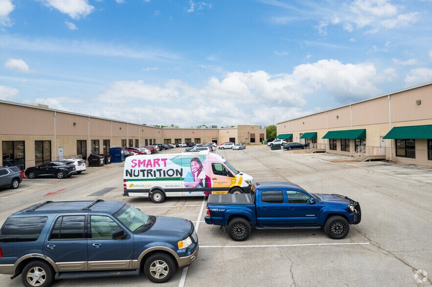 More Photos Of 1421 W Wells Branch Pky, Pflugerville Flex For Lease