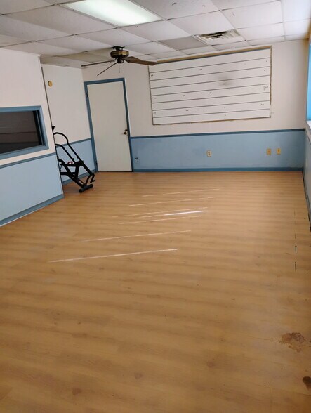 More Photos Of 9745 Main St, Woodstock Office For Sale