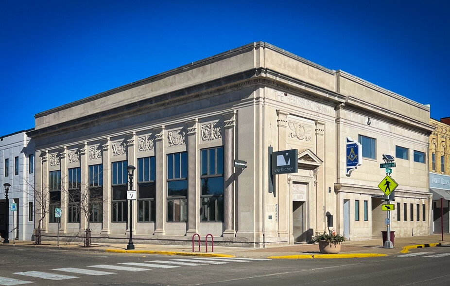 Primary Photo Of 201 E Main St, Reedsburg Storefront Retail Office For Lease