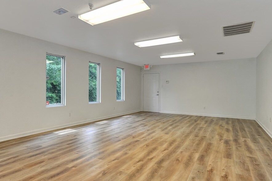 More Photos Of 2527 Fm 691, Denison Medical For Sale